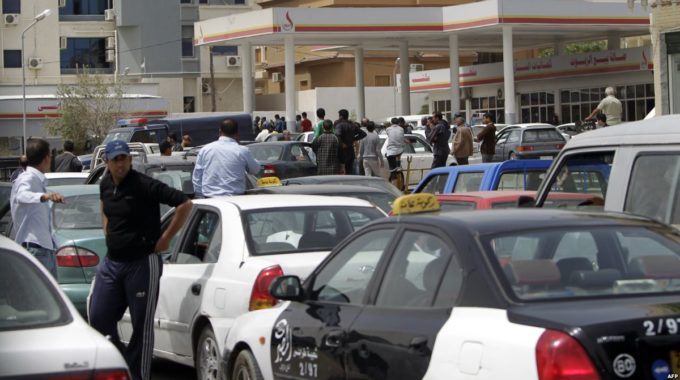 الوطنية للنفط بصدد إيقاف محطات للوقود عن العمل