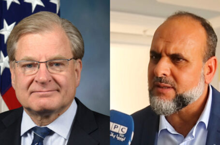 السفير الأمريكي يجري اتصالا هاتفيا مع عميد بلدية الزنتان