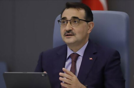 وزير الطاقة التركي: نتعاون مع ليبيا للتنقيب عن النفط والغاز