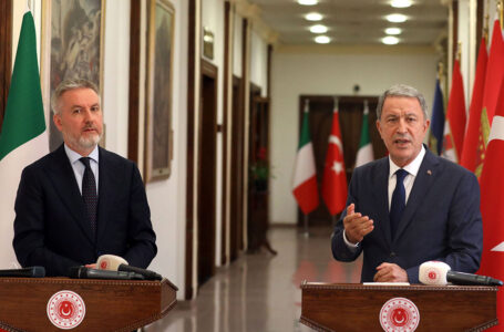 الأزمة الليبية أبرز محاور لقاء وزيري الدفاع التركي والإيطالي
