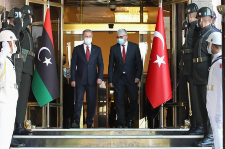 باشاغا يبحث مع وزير الدفاع التركي مستجدات الوضع في ليبيا