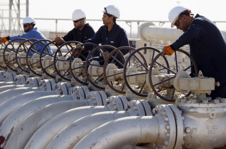 شركة الواحة تبدأ عملية إعادة إنشاء خزان النفط الخام