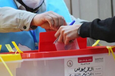 مطالبات بإجراء الانتخابات في موعدها وواشنطن تلوح بالعقوبات