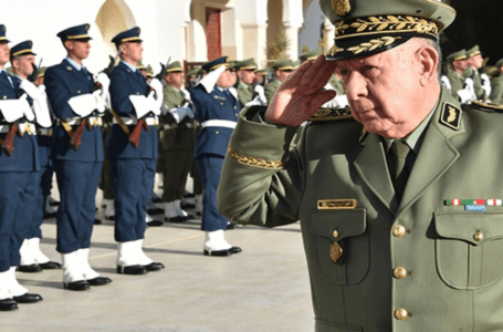 رئيس أركان الجيش الجزائري يؤكد مواصلتهم دعم إعادة استقرار ليبيا