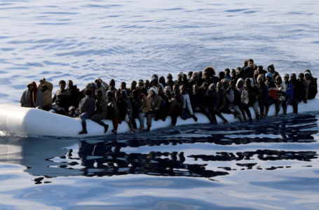 حرس السواحل ينقذ 39 مهاجرا غير قانوني خلال يومين