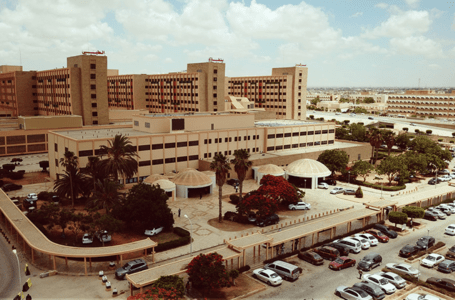 مركز بنغازي الطبي: أغلب مصابي كورونا المحتاجين للعناية الفائقة هم من صغار السن