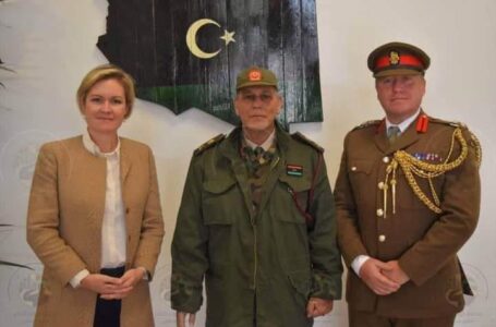 السفيرة البريطانية لدى ليبيا تبحث مع بيت المال المستجدات العسكرية في ليبيا