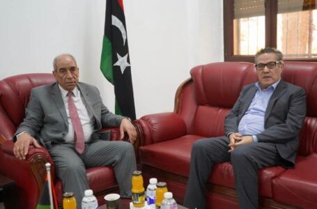 الداخلية تبحث مع الخارجية التونسية رفع القيود عن أموال الليبيين بتونس
