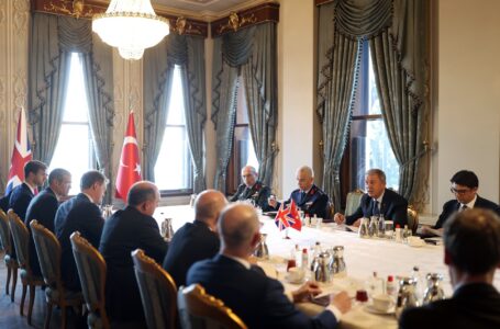 الملف الليبي على طاولة مباحثات وزراء دفاع تركيا وإيطاليا وبريطانيا