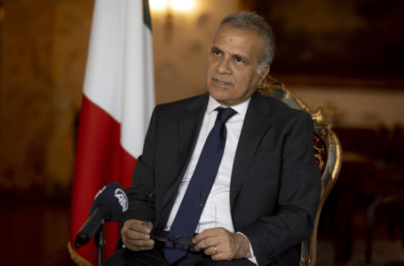 سفير إيطاليا لدى تركيا يؤكد ضرورة المحافظة على الاستقرار في ليبيا