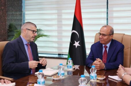 النائب بالمجلس الرئاسي عبد الله اللافي يبحث مع سفير الاتحاد الأوروبي لدى ليبيـا ملف المصالحة الوطنية