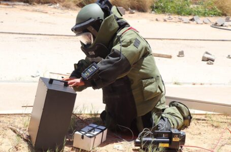 المباحث الجنائية تشكل فريقا من خبراء مكتب تفكيك المتفجرات لتمشيط مناطق الاشتباكات في طرابلس