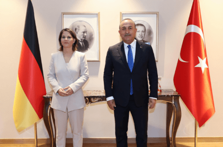 وزير الخارجية التركي يبحث مع نظيرته الألمانية تطورات الوضع في ليبيا