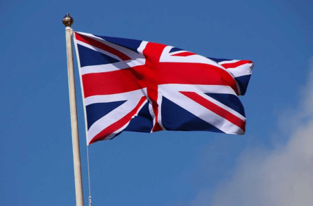 الخارجية البريطانية تدعو إلى إنهاء استخدام القنابل العنقودية بالعالم لا سيما في ليبيا