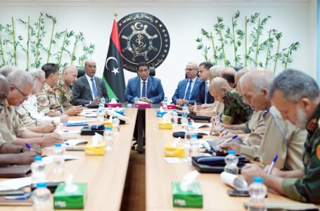 الرئاسي  يبحث مع وزير الدفاع ورئاسة الأركان الاستقرار الأمني في طرابلس
