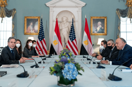 وزير الخارجية الأمريكي ونظيره المصري يناقشان دعم الانتخابات في ليبيا