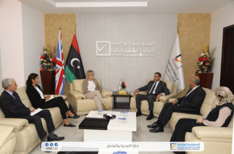 السفيرة البريطانية تجدد دعم بلادها لإجراء الانتخابات في ليبيا
