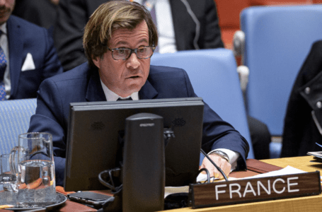 مندوب فرنسا بمجلس الأمن: يجب استكمال تنفيذ خطة إخراج المرتزقة والقوات الأجنبية من ليبيـا.