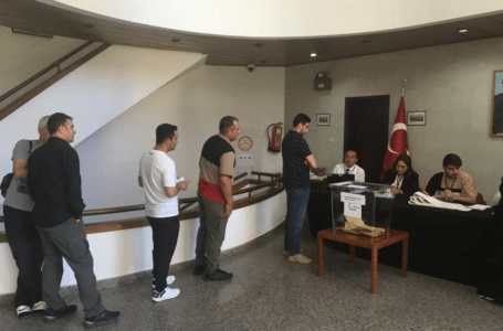 الناخبون الأتراك بالخارج يدلون بأصواتهم في جولة الإعادة للانتخابات الرئاسية.