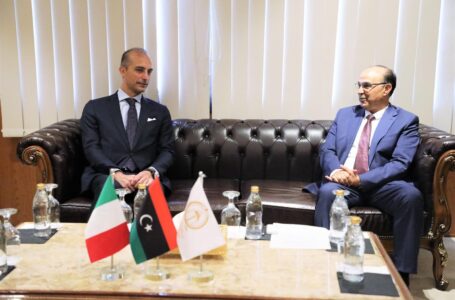 السفير الإيطالي يطلع على المشاريع والأعمال التي تقوم بها الحكومة الإيطالية في بنغازي