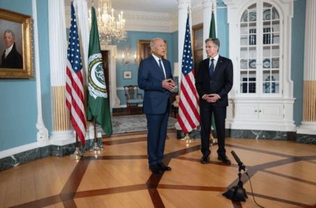 أبو الغيط يبحث مع وزير الخارجية الأمريكي تطورات الملف الليبي