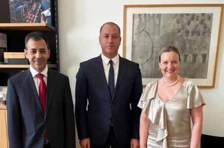 سفير ليبيا بالنمسا يبحث مع مدير الأكاديمية الدبلوماسية بفيينا تدريب وتأهيل الكوادر الدبلوماسية الليبية