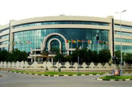 الإيكواس تهدد بعمل عسكري ضد المجلس العسكري في النيجر إذا لم يسلّم السلطة للرئيس المخلوع خلال أسبوع