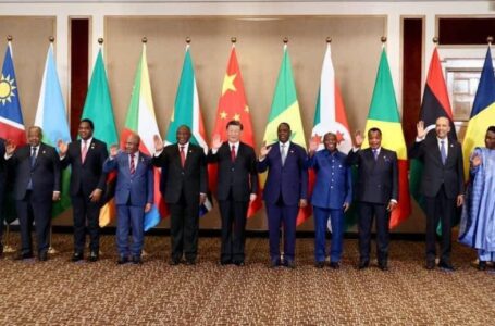 الكوني يبحث مع الرئيس الصيني استئناف عمل الشركات الصينية في ليبيا على هامش قمة بريكس المنعقدة بجنوب إفريقيا