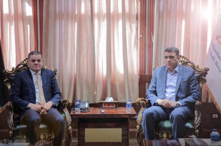 الدبيبة يناقش مع شكشك والتومي إجراءات الحكومة في إدارة الأزمة بالمناطق المتضررة