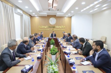 الدبيبة يبحث مع عمداء بلديات الهلال النفطي والجنوب الشرقي الصعوبات وتفعيل الإدارة المحلية