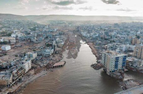 هيومن رايتس ووتش: فرض حظر للتجول بمدينة درنة أدى لمحاصرة الناس في مسار السيول