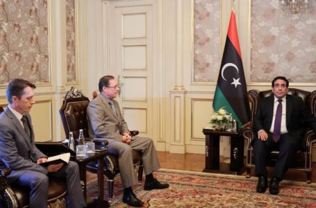 المنفي يتسلم رسالة من مبعوث بوتين ويجري معه مباحثات بحضور السفير الروسي بطرابلس حول تطوير العلاقات الليبية الروسية