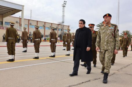 القائد الأعلى للجيش يؤكد عزمه رفع مستوى التعليم العسكري في ليبيـا