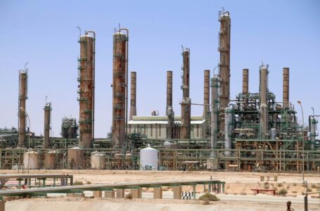 أسعار النفط ترتفع في أول أسبوع من العام الجديد مدعومة باضطرابات الإنتاج في ليبيا