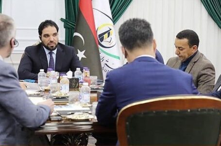 رئيس هيئة الرقابة الإدارية يلتقي فريق خبراء لجنة العقوبات حول ليبيا