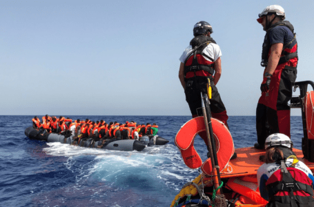 إنقاذ 110 مهاجرين غير قانونيين قبالة السواحل الليبية