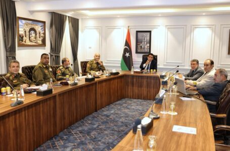 المنفي يبحث أوضاع الحدود الليبية مع لجنة الحدود ورؤساء الأركان