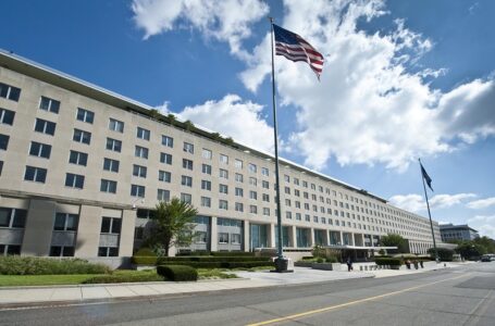 الخارجية الأمريكية تطلب من الكونغرس 12.7 مليون دولار لاستئناف سفارتها في ليبيا