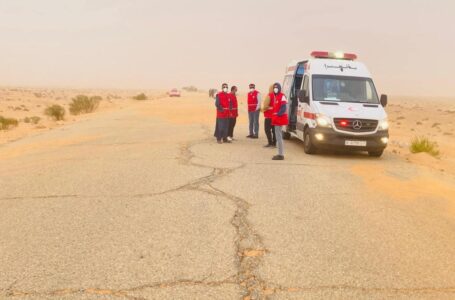 الهلال الأحمر يحذر السائقين من تجمّع الكثبان الرملية في طريق ترهونة – بني وليد