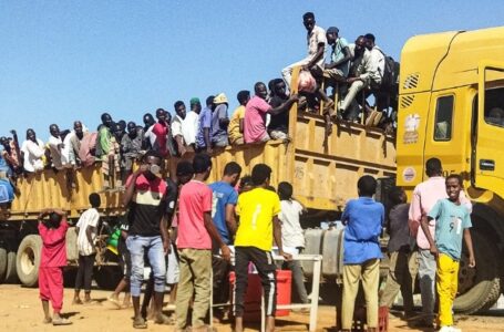 بلدية الكفرة: دخول أعداد كبيرة من النازحين السودانيين شكل ضغطا كبيرا على القطاع الصحي والأمني بالمدينة.