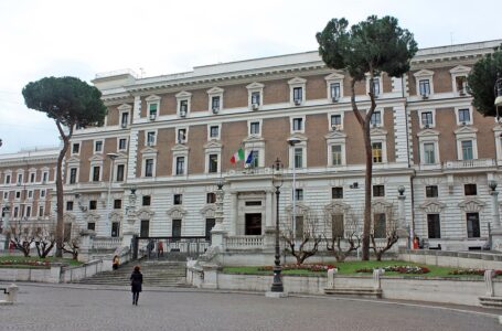 إيطاليا تدعو إلى نهج إقليمي استراتيجي لمواجهة تدفقات الهجرة غير الشرعية