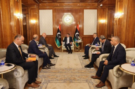 الشهوبي يطلع الدبيبة على جهود وزارة المواصلات لتطوير عدد من المواني بالتعاون مع مؤسسة الاستثمار