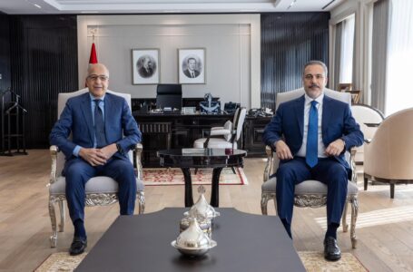 الكبير يناقش مع وزير الخارجية التركي دعم مساعي التوحيد والاستقرار في ليبيا
